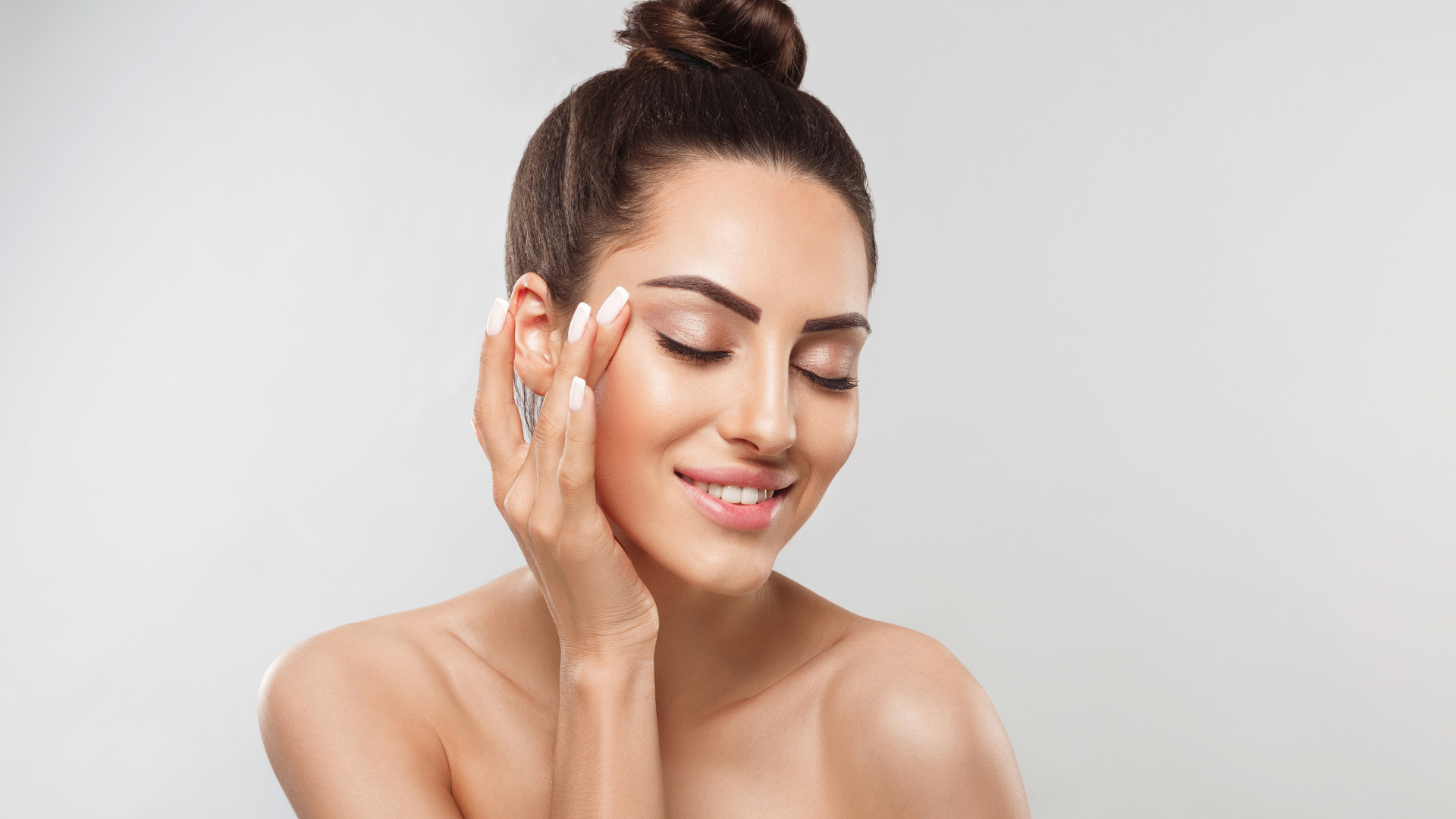 A woman enjoying facial services | Physician's Institute